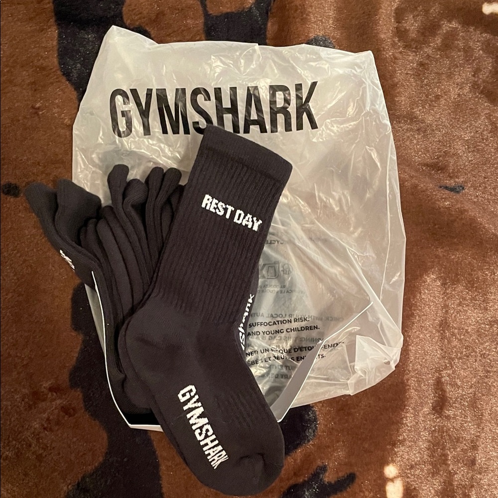 “Gymshark” 6-Pack Black Athletic Socks! - Picture 2 of 9